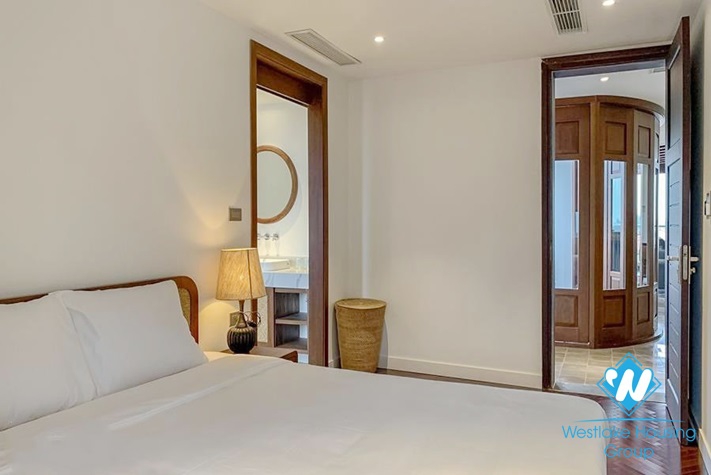 Spectacular lake-view 3 bedrooms apartment for rent in Dang Thai Mai area, Tay Ho